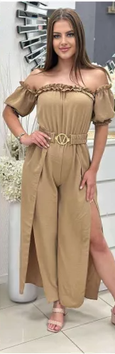 Macacão feminino elegante e moderno com folhos e fenda de um ombro só