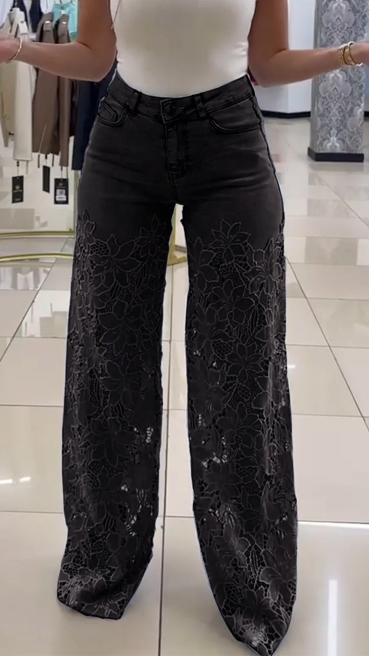 Calça de ganga feminina com patchwork e renda vazada