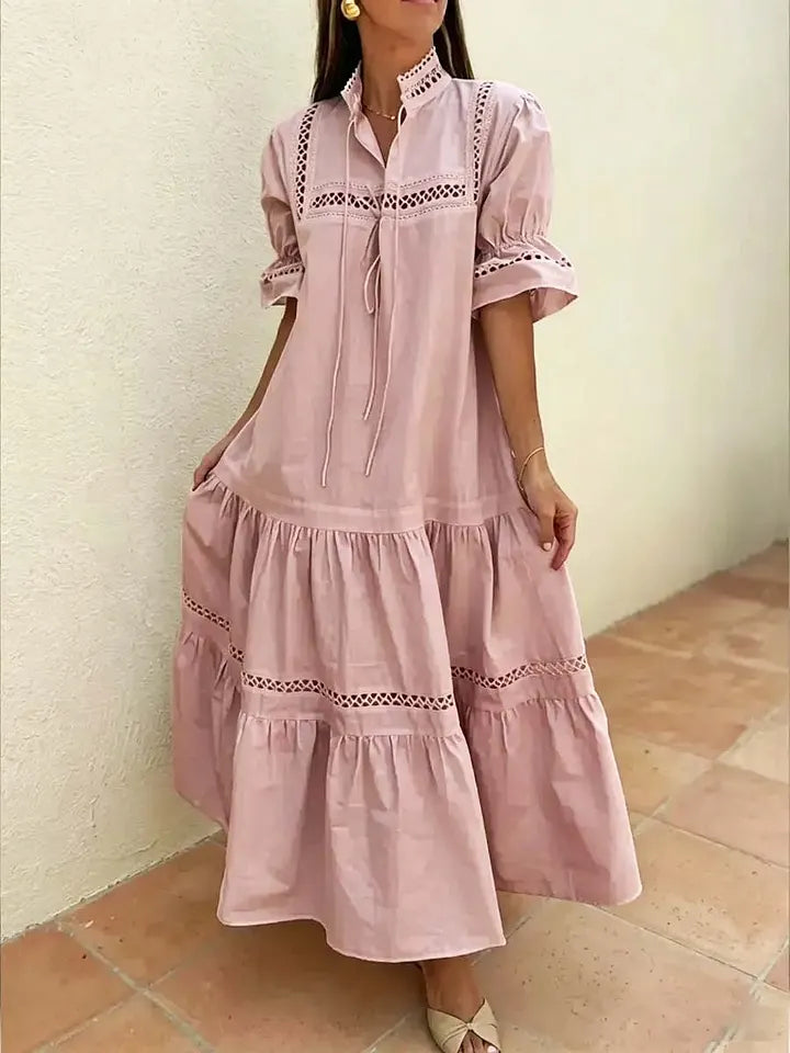 Vestido comprido de senhora em algodão e linho com estampado vazado e cores sólidas.