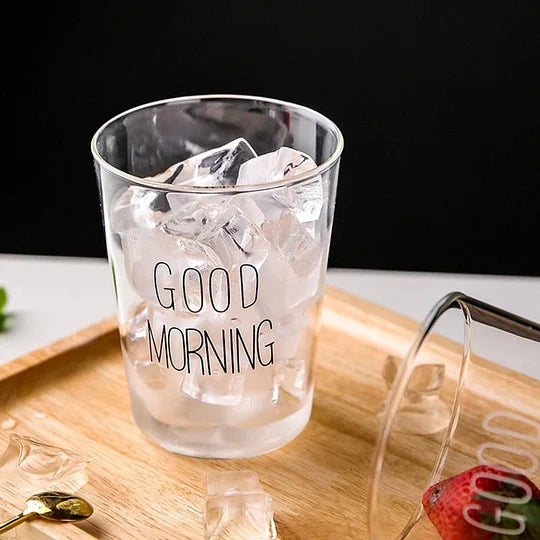 Copo de pequeno almoço bom dia