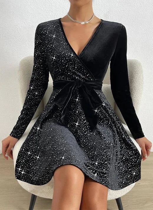 Vestido elegante em veludo com decote em V