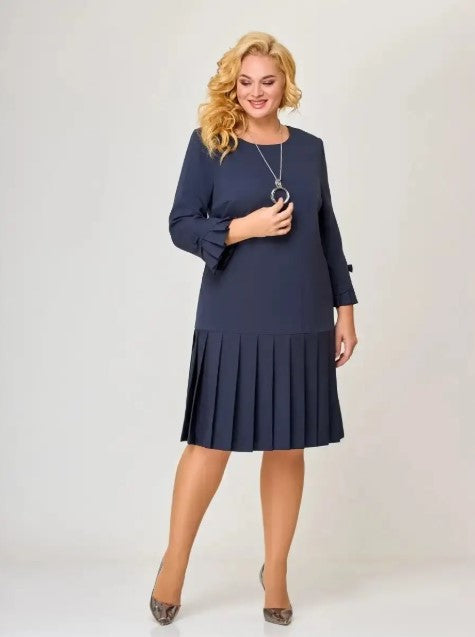 Vestido com saia plissada