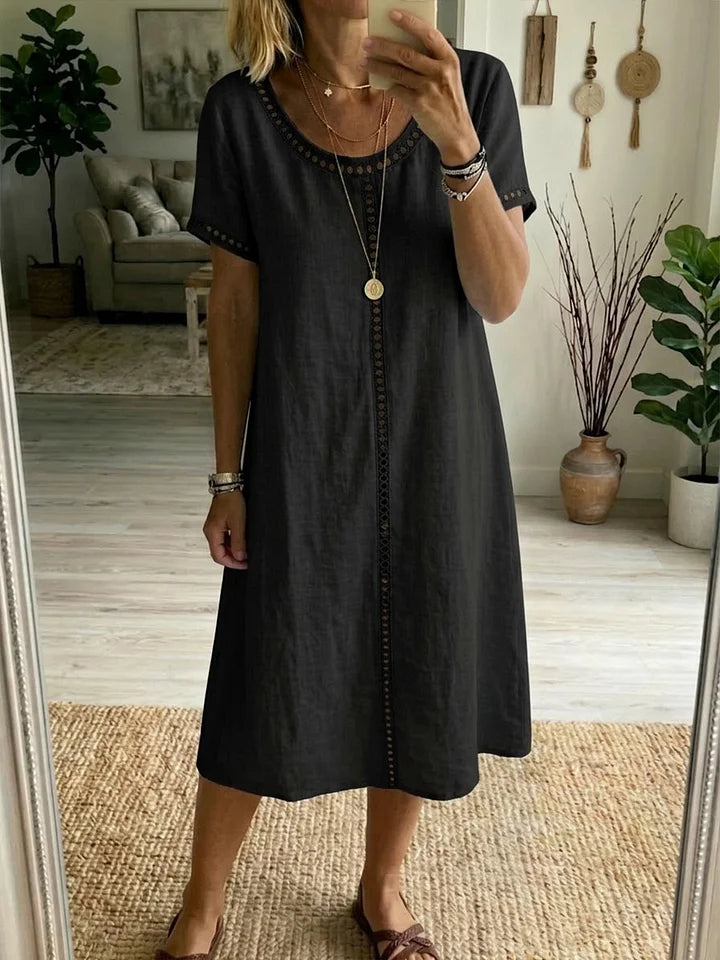 Vestido casual em linho e algodão com patchwork vazado e fitas