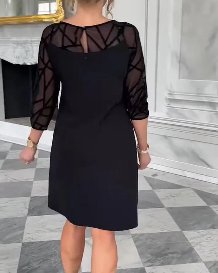 Vestido elegante com decote redondo