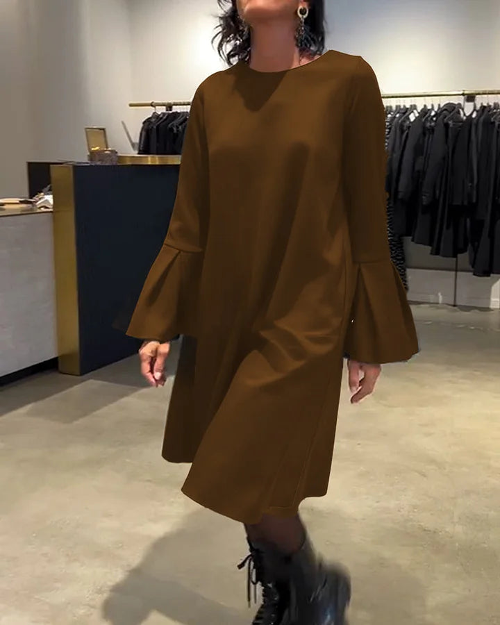 Vestido de mulher de cor sólida com mangas em sino