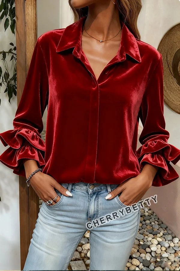 Blusa de veludo com mangas compridas e folho liso