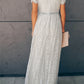 Vestido longo de renda com decote em V e mangas curtas