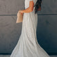 Vestido longo de renda com decote em V e mangas curtas