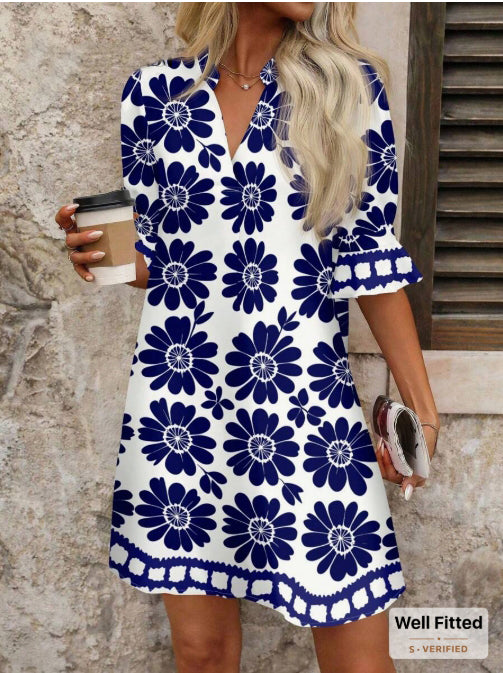 Vestido casual com estampado resort azul e branco