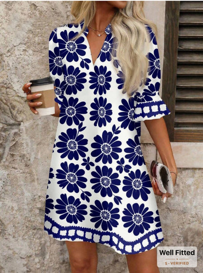 Vestido casual com estampado resort azul e branco