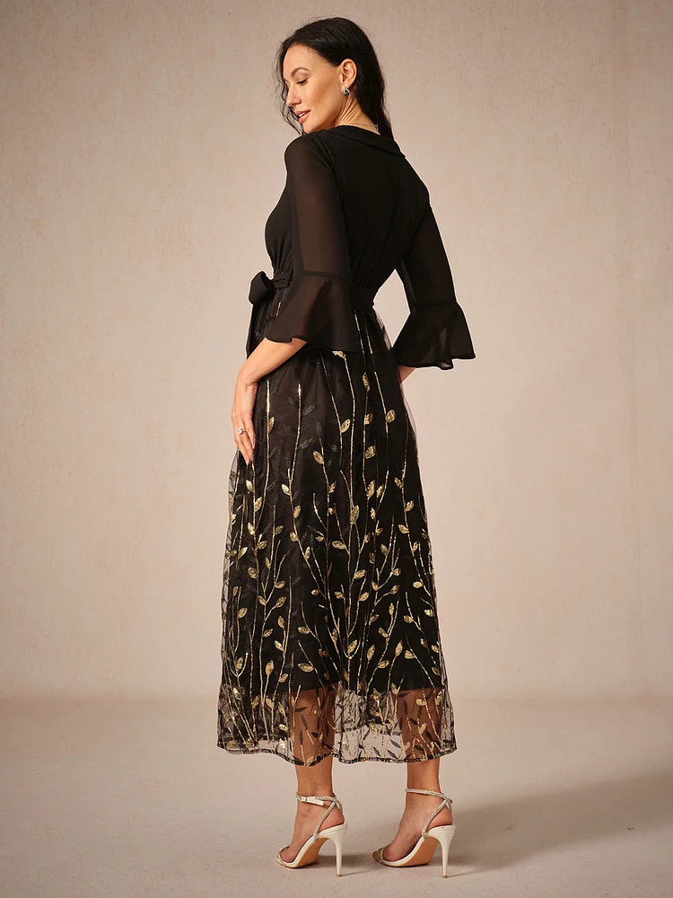 Vestido midi bordado com lantejoulas douradas