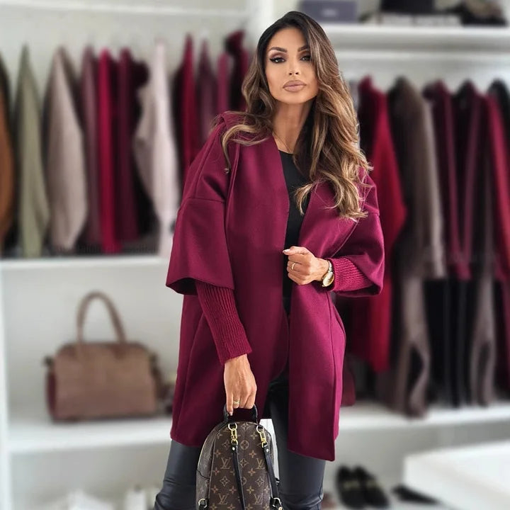 Casaco feminino elegante com capuz
