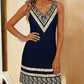 Vestido sem mangas com decote em V e estampado.