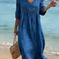 Vestido de mulher em algodão, liso, elegante e casual, para o verão, num estilo retro.