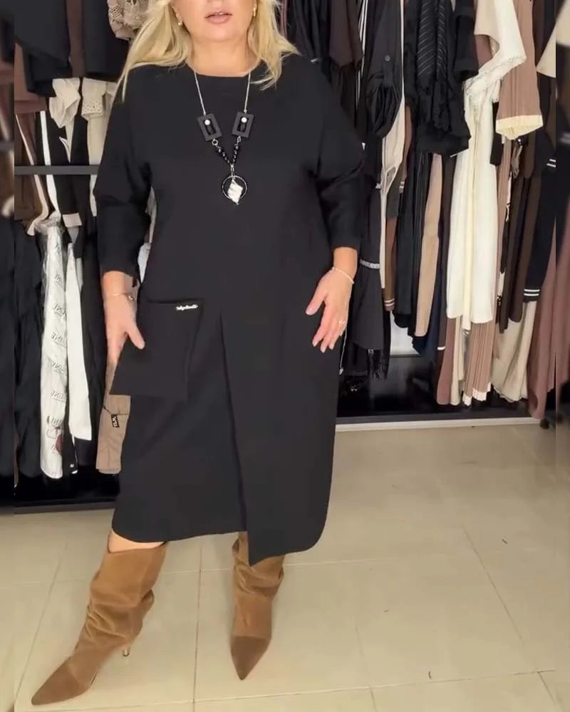 Vestido de menina com decote redondo, racha e bolsos