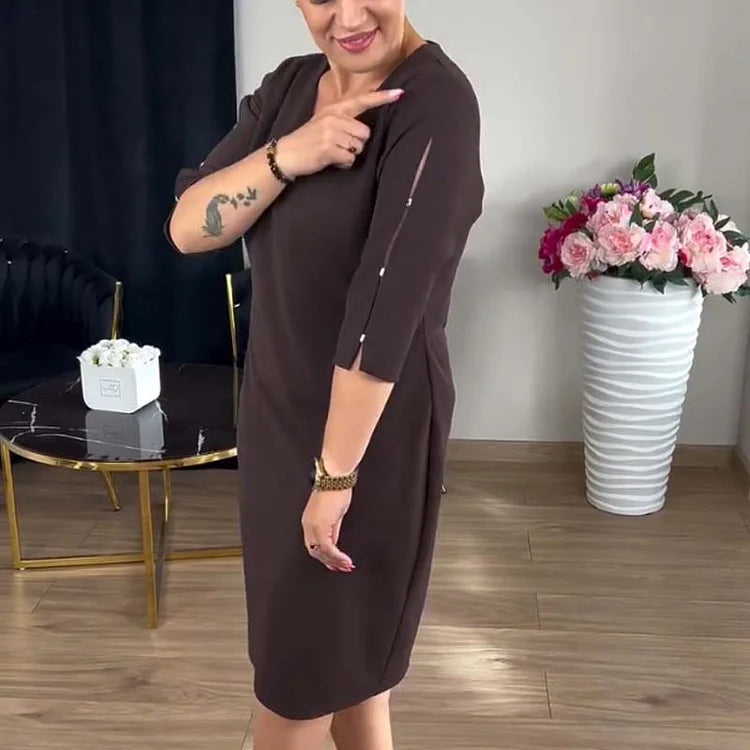 Vestido de menina com decote em V e meia manga até ao joelho