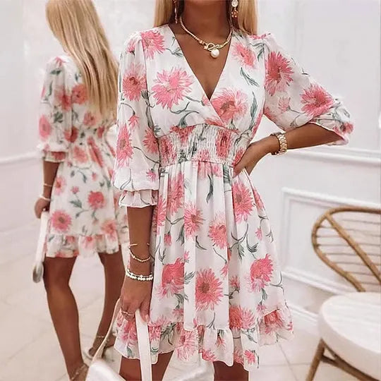 Vestido de menina evasé com decote em V, folho na base e estampado floral