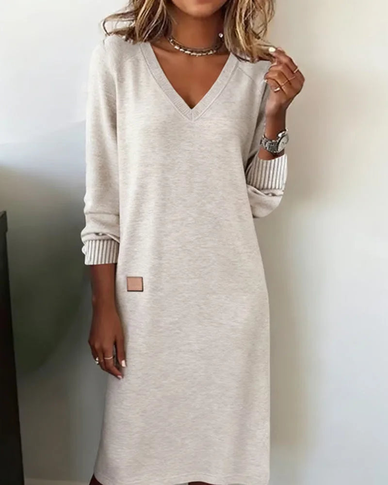 Vestido camisola com decote em V da moda