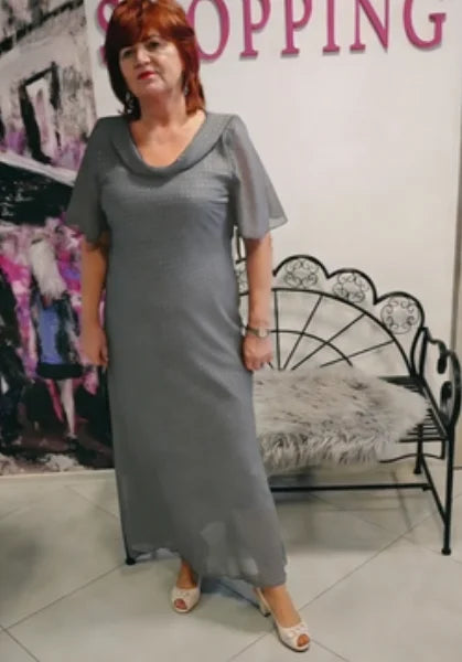 Vestido em chiffon com decote em V e strass