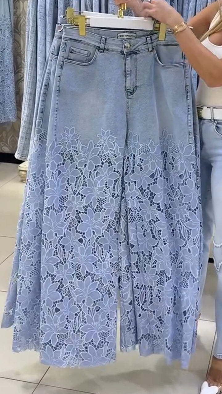 Calça de ganga feminina com patchwork e renda vazada