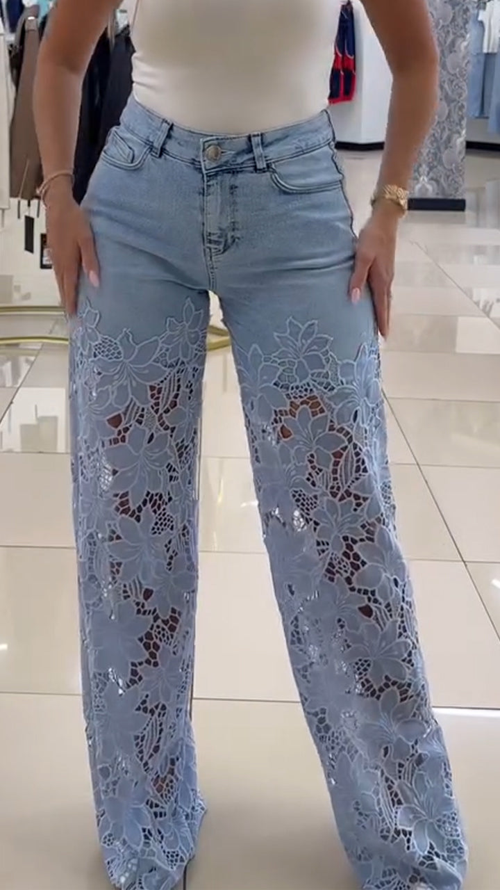 Calça de ganga feminina com patchwork e renda vazada