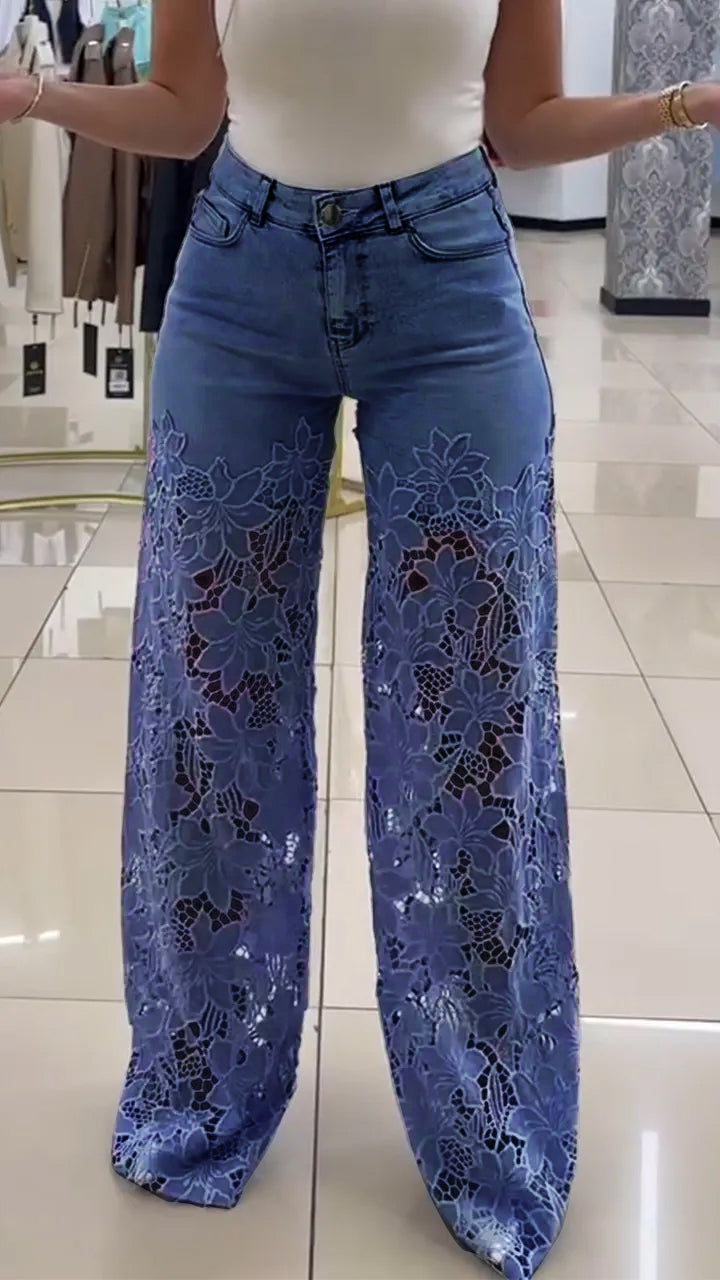 Calça de ganga feminina com patchwork e renda vazada