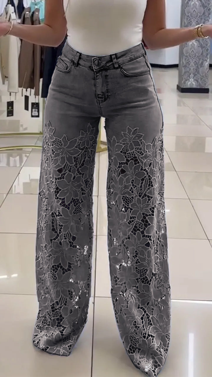 Calça de ganga feminina com patchwork e renda vazada