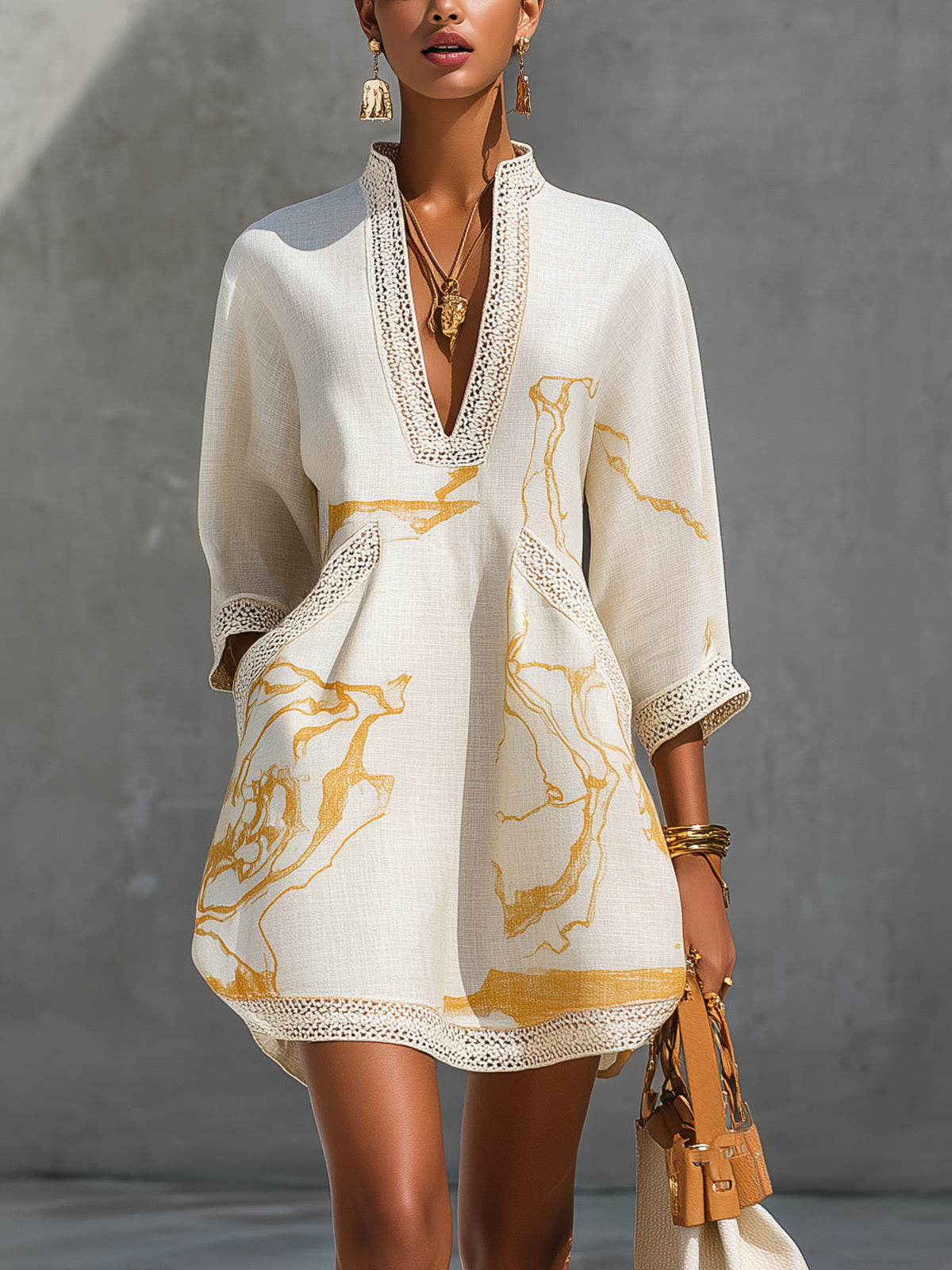 Elegante minivestido de renda com decote em V