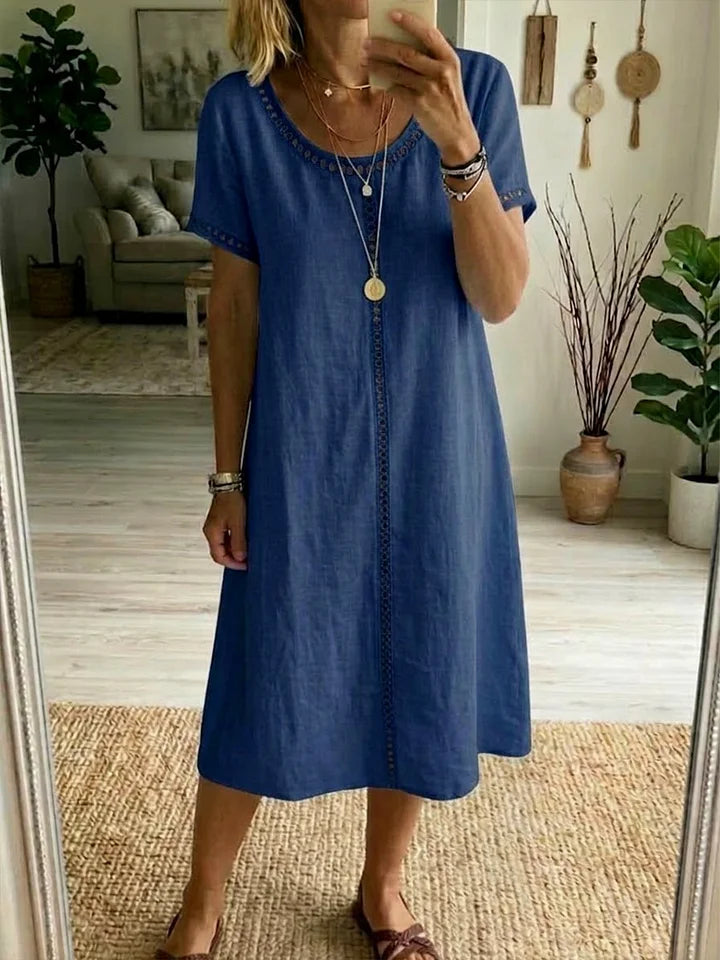 Vestido casual em linho e algodão com patchwork vazado e fitas