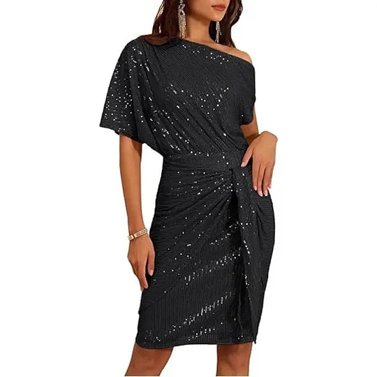 Um vestido de lantejoulas que atrai todos os olhares com as suas curvas irresistíveis e confiança inigualável