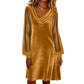 Vestido feminino elegante de malha, com lapelas e comprimento até o joelho.