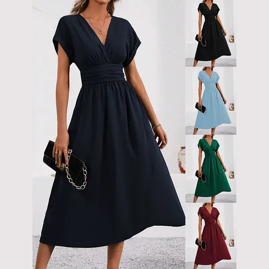 Vestido de menina com decote em V e modelagem ajustada