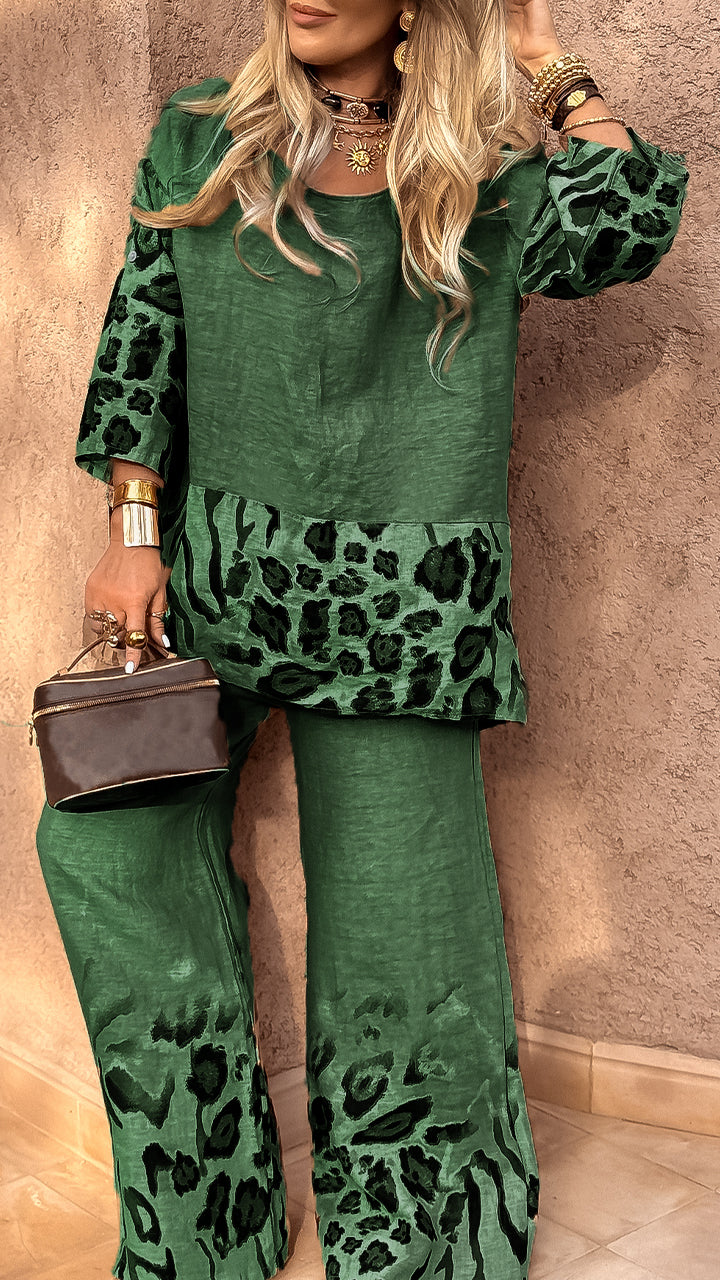 Fato casual de senhora em algodão e linho com estampado de leopardo e gola redonda