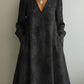 Vestido vintage elegante com decote em V e bordados florais