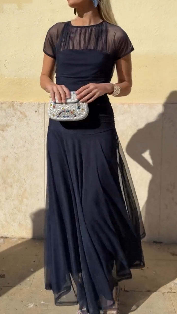 Vestido casual para mulher com gola redonda e costura vazada