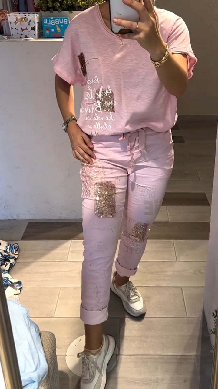 Conjunto casual de blusa e calças para menina com decote em V e estampado dourado