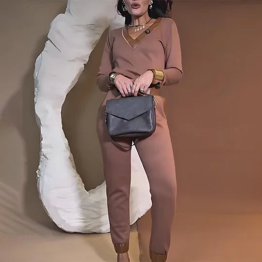 Conjunto casual de blusa e calças com decote em V para mulher