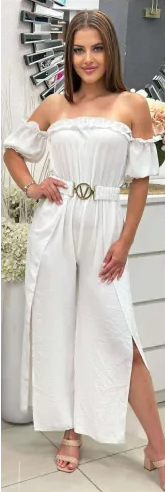 Macacão feminino elegante e moderno com folhos e fenda de um ombro só