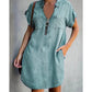 Vestido-camisa de ganga para menina de corte solto – vestido com gola, bolsos e fecho de correr.