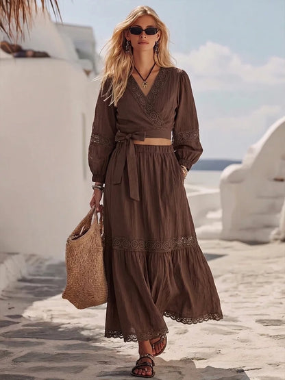 Conjunto boémio de duas peças com blusa e saia de linho e algodão com atilhos nas costas