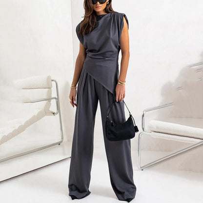 Conjunto elegante de duas peças para mulher em cor sólida