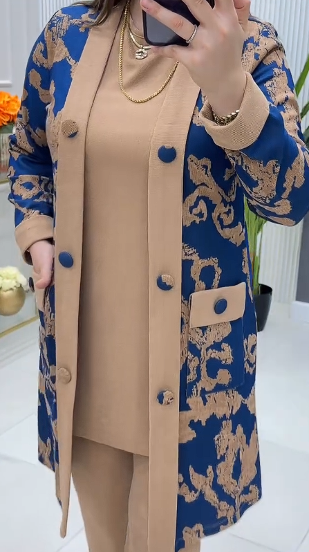 Conjunto de senhora estampado de três peças