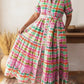 Vestido camiseiro com gola e estampado artístico de quadrados coloridos