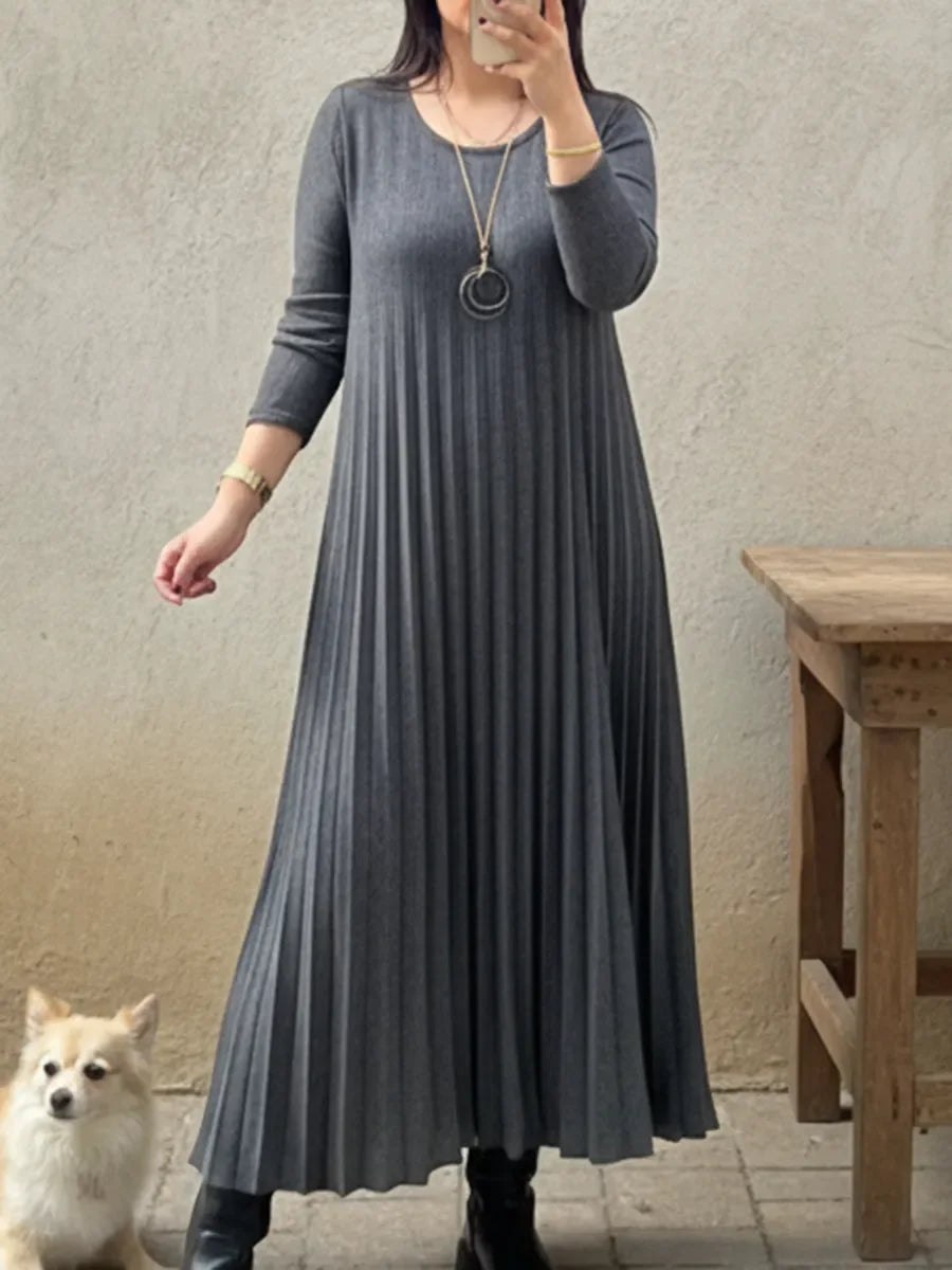 Vestido elegante de malha plissada em cor sólida