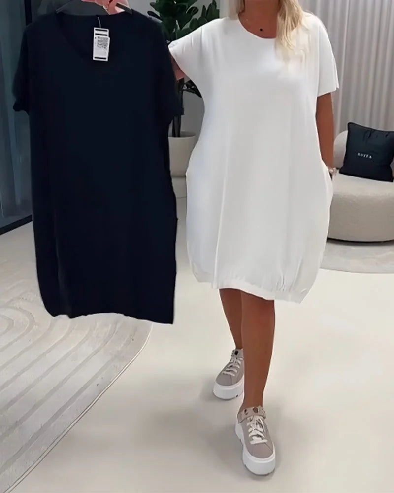 Vestido de manga curta com gola redonda e corte largo
