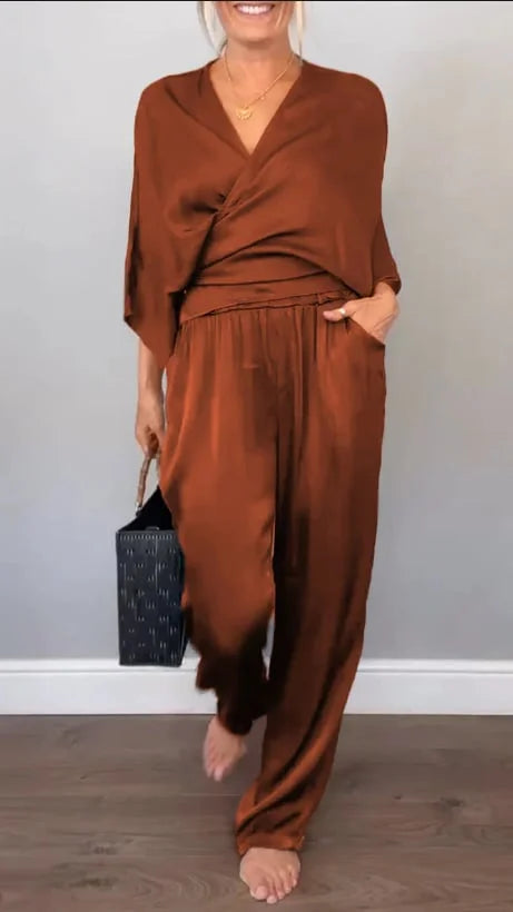 Conjunto de blusa e calças para menina com decote em V