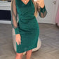 Vestido de menina com decote em V e textura patchwork brilhante
