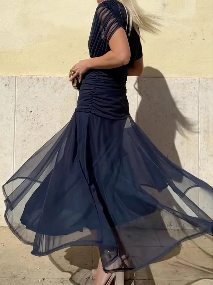 Vestido elegante de chiffon para mulher