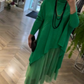 Vestido de tule tricotado com várias camadas e patchwork