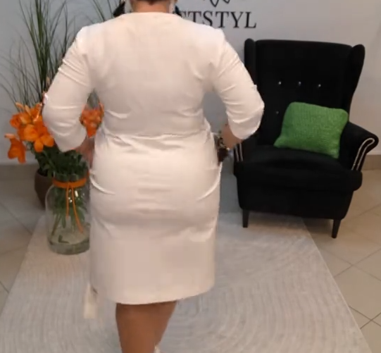 Vestido slim para mulher com fecho e manga média